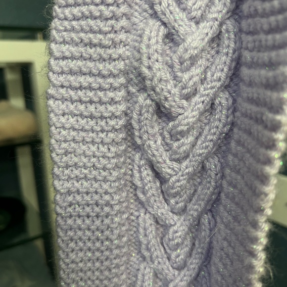 Handmade Lavender Cable Knit Heart Scarf - Picture 4 of 6